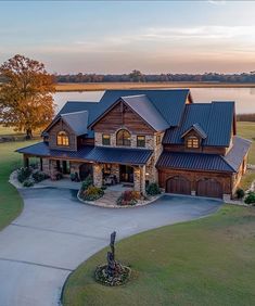 Country Home Exterior, Modern Ranch House, Crazy Houses, Barn House Design, Lakeside Living, American Houses, Gorgeous Houses, 3 Car Garage