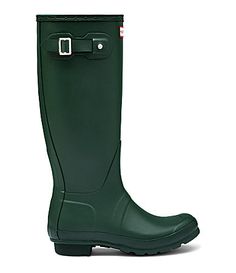 Hunter Womens Original Tall Matte Rain Boots #Dillards Green Rain Boots, Best Rain Boots, Hunter Boots Outfit, Weatherproof Boots, Short Rain Boots, Fashionable Snow Boots, Womens Rain Boots, Hunter Rain Boots, Wellington Boots