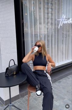 Jess Hunt, Streetwear Aesthetic, Looks Street Style, Dope Fashion, Easy Trendy Outfits, Simple Trendy Outfits, Street Style Inspiration, Sporty Outfits, Casual Winter Outfits