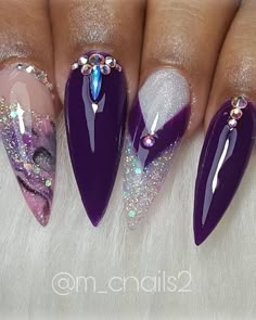 Nail Glitter Organization, Wild Acrylic Nail Designs, Rhinestone Nails Purple, Purple Stilleto Nails, Amethyst Nails, Wild Nail Designs, Purple Stiletto Nails, Purple Ombre Nails, Opal Nails