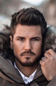 Hairstyle Man, Short Hair Mohawk, Oval Face Men, Beard Ideas, Hair Guys, Short Fade Haircut, Boy Haircuts Short