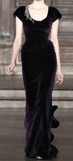 L'Wren Scott Fall 2012 Ready-to-Wear Fashion Show More Velvet Gown, فستان سهرة, Wren, Looks Style, Mode Inspiration, Beautiful Gowns, Fancy Dresses, Purple Dress