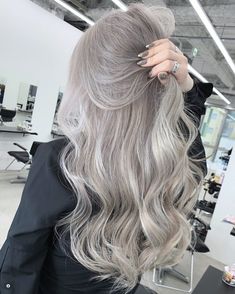 Ash Silver Highlights, Grey Blonde Hair Ashy, Greyish Blonde Highlights, Ash Grey Hair Highlights, Ashy Grey Blonde Hair, Ash Blonde Grey Hair, Grey Ash Blonde Hair, Cool Blonde Hair Color Balayage, Ash White Hair