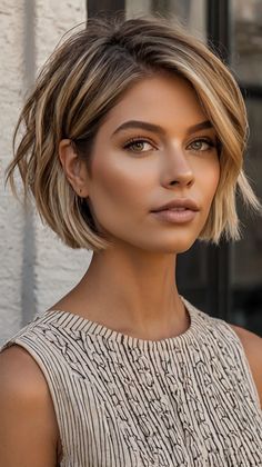 Short Bob Hairstyles Short Pixie Bobs For Fine Hair, Hair Bangs Short, Hair Bangs And Layers, Fine Hair Bangs, Choppy Bob With Bangs, Bangs And Layers, Grown Out Pixie, Trendy Bob, Short Blonde Bobs