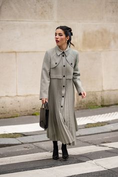 Paris Fashion Week Autumn/Winter 2024 — karyastreetstyle Vienna Street Style, Winter Street Styles, Top Street Style, Street Style Photography