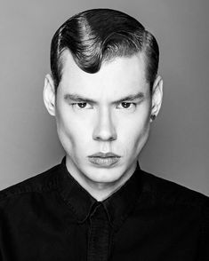 Editorial Hair Men, Wet Hairstyles Men, Men Wet Hair Look, Wet Hair Men, Hairstyles For Night Out, Wet Hair Look Men, Side Part Haircuts, Side Haircut, Wet Look Hair