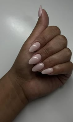 Acrylic Overlay Nails Almond, Russian Manicure Black Women, Medium Length Oval Nails, Pointy Almond Nails Short, Short Pointy Nails, Medium Almond Nails, French Manicure Gel Nails, Acrylic Nails Almond Shape