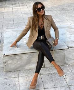 Black And Cream Work Outfits, Tweed Outfit With Boots, Chic Womens Fashion Classy Outfits, Sales Women Outfits, Alpha Female Outfit Ideas, Stylish Work Clothes For Women, Everyday Outfits Petite, Contemporary Business Attire Women, Outfits Men Like On Women