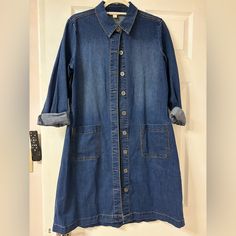 Button Down Denim Dress In Size Medium. Brand New Only Worn Once. Button Down Denim Dress, Knitted Pouf, Off White Dresses, Empire Waist Dress, Full Length Dress, Leopard Print Dress, Knee Dress, Midi Dress With Sleeves, Maxi Dress With Sleeves