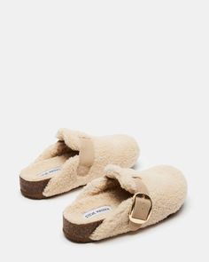 CUDDLE Natural Fuzzy Slipper | Women's Slippers – Steve Madden Cute Fuzzy Slippers, Comfy Cute Shoes, Outdoor Slippers Women, Girly Slippers, Woman Slippers, Fuzzy Clogs, Chic Slippers, Fall Shoe, Women’s Slippers