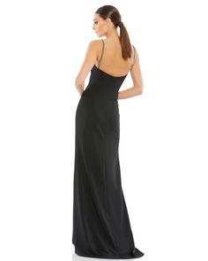 Ieena pour Mac Duggal

 Tissu crêpe (100% polyester)

 Entièrement doublé sur tout le corps

 Décolleté en cœur






 Bretelles spaghetti avec détails en strass




 Fente haute sur la cuisse ornée de strass




 Coussinets de poitrine

 Fermeture éclair dissimulée au dos

 Environ. 62,5" du haut de l'épaule à l'ourlet inférieur

 Disponible en blanc et noir

 Modèle #70220 Plastic Dress, Sheath Gown, Spaghetti Strap Prom Dress, Mac Duggal Dresses, Dresses Style, Feminine Power, Black Prom, Column Dress, Mac Duggal