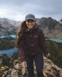 Outdoorsy Girl Capsule Wardrobe — Andrea Ference Women’s Outdoor Fashion, Celebrity Hiking Outfit, Winter Travel Capsule Wardrobe, Andrea Ference, Women Capsule Wardrobe, Hiking Wardrobe, Fall Camping Outfits, Hiking Vibes