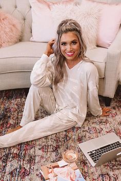 Comfy Lounge Outfits, Comfy Work From Home Outfits, Lounge Outfits, Boutique Photography, Weekend In Nyc, French Women Style, Goth Fashion Punk, Comfy Lounge, Sleepy Time