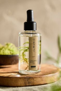 Fragranced with natural, hand-picked botanicals, this moisturizing body oil is blended with organic coconut and inca omega oil. Rich in vitamin E, it represents an important source of antioxidants to protect the skin from the effects of free radicals and thus combat the signs of aging. Scent Notes Green: Earthy and woody with notes of patchouli, sandalwood, and cloves. Crafted with hand-picked moss. Yellow: Wild and floral with sweet notes of bergamot, geranium, rose, and palmarosa. Crafted with Body Oil Packaging, Moisturizing Body Oil, Beauty Gift Sets, Beauty Gifts, Wellness Gifts, Sunflower Oil, Lavender Oil, The Signs, Beauty Gift