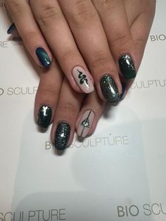 Harry Potter Nails Designs, Harry Potter Nail Art, Harry Potter Nails, Harry Potter Slytherin, Fake Nails