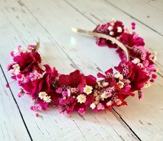 This headband from real protected flowers.It is a unique accessory for brides, bridesmaids and proms. Dried and stabilized plants are durable as long as they are properly stored away from sunlight to avoid color fading, heat sources, extreme cold and humidity. we make each piece with love and care..It is original handmade product. Your carefully crafted piece will be shipped within 3-5 days. if you have a special request, please contact me Loves.. ✨️Shipping ✨️ Your shipments will arrive by expr Pink Flower Crown, Bridesmaid Headband, Magenta Flowers, Flower Tiara, Hot Pink Flowers, Best Wedding Favors, Cones Crafts, Flower Hair Comb, Wedding Hair Flowers