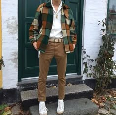 @uglycoats Khakis Outfit Men Street, Guys Office Outfits, Nonbinary Mens Fashion, Gen Z Guy Fashion, Mens Outfits Hipster, Men Fashion Feminine, Men’s Fashion Skater, Queer Men Haircut, Mens Colorful Fashion