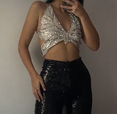 Silver Concert Outfit, Bralet Outfit, Beyonce Concert Outfit Ideas, Actor Vibes, Sparkly Outfit, Glitter Outfits, Glittery Outfits, Beyonce Concert Outfit, Beyonce Concert