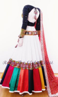 Rabari Embroidery, Choli Dress, Embroidery Border, Lehnga Dress, Indian Saree Blouses Designs, Choli Designs, Dress Neck Designs