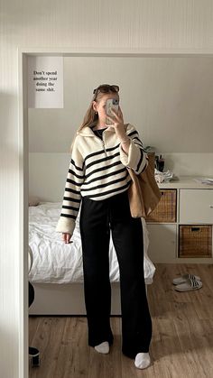 #uni #ootd #university University Ootd, University Aesthetic Outfit, Classy Winter Outfits, Cute Work Outfits, Fashion Top Outfits, Sweater Fits, Kawaii Fashion Outfits, Classy Casual, Classy Casual Outfits