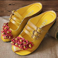 Backless Loafers, Slip On Dress Shoes, Fur Coat Vintage, Flower Shoes, Casual Leather Shoes, Orange Shoes, Soft Shoes, Casual Running Shoes