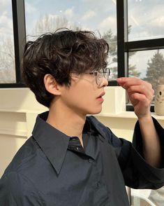 Pelo Ulzzang, Curly Asian Hair, Perm Hair Men, Wavy Perm, ماثيو ماكونهي, Korean Men Hairstyle, Korean Haircut