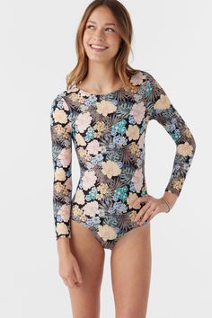 O'Neill Girl's one piece surf suit Full coverage Removable Cups Sizes 10+ Twist Back Detail Allover print 82% Recycled Polyamide, 18% Elastane One Piece Full, Cute One Piece Swimsuits, Flannel Outfits, Tropical Twist, Spring Suit, Surf Suit, Denim Sweater, Suit Accessories, Clothing Essentials