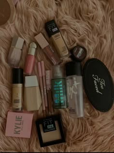 Makeup Artist Quotes, Makeup Beauty Room, Makeup Collection Goals, Essential Makeup Brushes, Makeup Help, Edgy Makeup