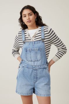 SHORT DENIM OVERALL Overall Outfits, Midi Denim, Flared Leggings, Cargo Short, Long Sleeve And Shorts, Short Denim, Overalls Women, Denim Shorts Women, Cheeky Bikinis