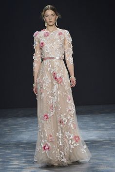 Fashion Week Dresses, Chic Wedding Dresses, Model Walks, Couture Week, Bright Side, Marchesa, 2016 Fashion, Red Carpet Fashion, The Red Carpet