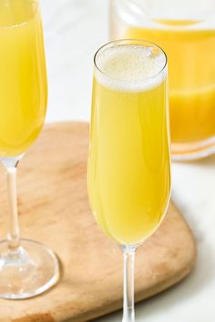 Mimosa Cocktail, Brunch Drinks, Beverage Recipes, Alcoholic Beverages, Christmas Goodies, Sparkling Wine, Christmas 2024, Orange Juice