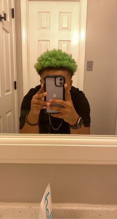 Green Dyed Hair Men, Men With Colored Hair, Mens Hair Dye Ideas Colour, Green Dyed Hair, Afro Hairstyles Men, Dyed Hair Men, Dyed Curly Hair, Hair Tint, Afro Men