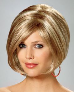 Inverted Bob Hairstyles, Chin Length Bob, Inverted Bob, Curly Bob Hairstyles, Trending Haircuts, Short Bob Hairstyles, Short Bob