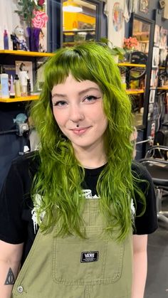 Red And Green Hair Color Ideas, Slime Green Hair, Dyed Bangs Curly Hair, Swamp Green Hair, Fall Vivid Hair Color Short Hair, Queer Hair Color, Rainbow Buzzcut, Green Shag Hair, Ginger And Green Hair