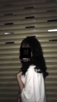 Aesthetic Faceless Selfie Ideas, Grunge Emo Pfp, Grunge Aestethic, Couple Pfps, Girl Shadow, Emo Pfp, Instagram Profile Picture Ideas, Anime Butterfly