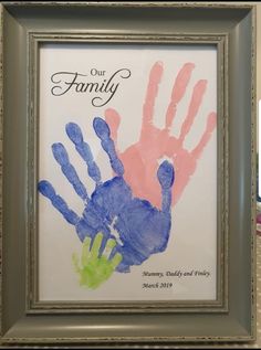 Baby Picture Frame Family Hand Painting Ideas, Baby Painting Ideas Canvases, Handprint Painting Ideas, Family Handprint Art, Family Handprints, Tattoos For Siblings, Family Handprint, Baby Handprint Art, Matching Tattoos For Siblings