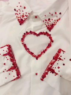 Clothes Embroidery Diy, Diy Clothes Design, Fashion Top Outfits, Diy Fashion Clothing, Embroidery On Clothes, Easy Trendy Outfits, Heart Shirt, Fashion Design Clothes, Diy Embroidery