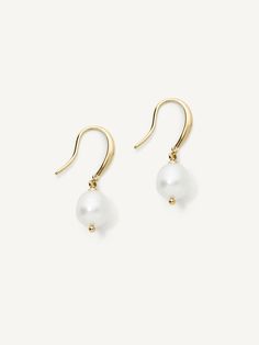 Olive & Piper Prado Freshwater Pearl Drop Earrings Gold And Pearl Earrings, Pearl Teardrop Earrings, Pearl Drop Earrings Gold, Light Earrings, Natural Nature, Pearl Design, Jewelry Essentials, Simple Earrings, Pearl Drop Earrings