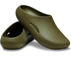 Crocs Mellow Recovery Clog Crocs Mens Clogs, Clogs Street Style, Rubber Clogs, Clogs Shoes, Product Reviews, New Shoes, Clogs, Shoe Accessories, Comfort Fit