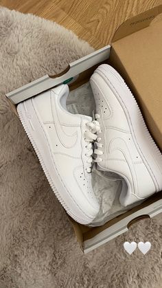 Nike Air Force White, Evolution Pokemon, White Air Force Ones, Air Force Women, Nike Air Force 1 Outfit, Air Force Shoes, White Air Forces, Nike Shoes Air Force, Back To School Shoes