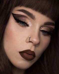 Edgy Smokey Eye Makeup, Art Eyeshadow Looks, Mystical Eye Makeup, Grunge Glam Makeup Looks, Dark Color Makeup, Black Eyeshadow Looks Grunge, Goth Makeup Wedding, Black Elegant Makeup, Makeup For Metal Concert