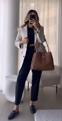 Conference Outfit, Chic Workwear, Stylish Office Wear, Casual Work Outfits Women, Office Casual Outfit, Office Chic, Casual Chique