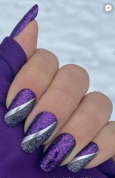 Black Nails Long, Purple Nails Glitter, February Nail Colors, Street Nail Art, Glitter Nails Diy, Purple And Silver Nails, Purple Nail Art Designs, Purple Gel Nails, Purple Ombre Nails