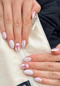 Gel Nails Ideas 2024, Easy Short Gel Nails, Coquette Summer Nails, Fun Easy Nails, Classy Fun Nails, How Nails, Builder Gel Nails Design Short, Garden Party Nails, Girly Summer Nails