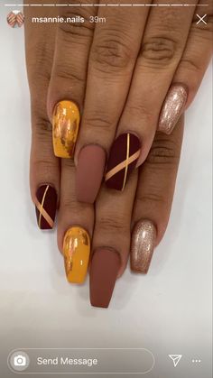 Simple Fall Nails Natural, Fall Color Design Nails, Fall Ideas For Nails, Short Acrylic Nails Coffin Fall Designs, Orange And Brown Fall Nails, Brown And Orange Fall Nails, Fall Nails For Black Women, October Nails 2022 Color Trends, Fall Orange And Brown Nails