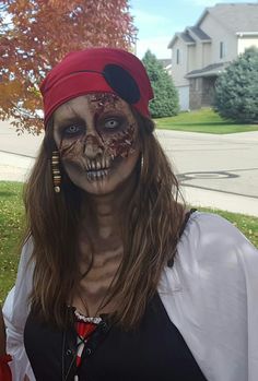 Zombie Pirates Costume, Zombie Costume Scary, Real Zombies Pictures, Undead Pirate Makeup, Creepy Zombie Makeup, Creepy Pirate Makeup, Zombie Sfx Makeup Gore, Scary Pirate Makeup Women, Trucco Zombie Halloween