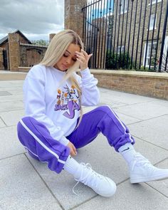 Unique Looks, Swag Outfits For Girls, Tomboy Style Outfits, Sweatshirt Outfit, Streetwear Fashion Women, Tomboy Fashion, Baddie Outfits Casual