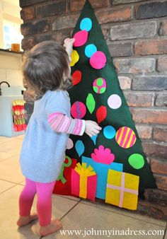 I love this! A felt tree for little ones to decorate over and over! Felt Tree, Felt Christmas Tree, Quiet Books, Felt Christmas, Holly Jolly, Craft Activities, Christmas Cheer, Kids Crafts