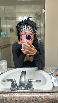 Hairstyles Locs, Short Locs, Dreadlock Styles, Dreads Styles, Dyed Hair Inspiration, Braids Hairstyles Pictures, Volunteer Abroad