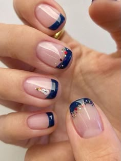 short blue french tip nails for Christmas Blue Christmas Nails, Festive Nail Designs, Cute Christmas Nails